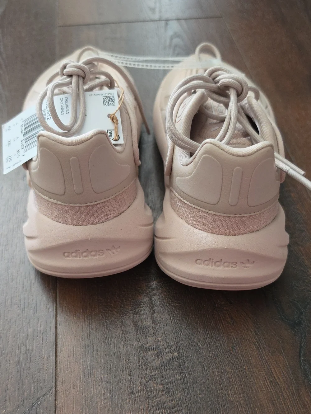 Adidas Originals Ozelia J Sneakers in Soft Blush